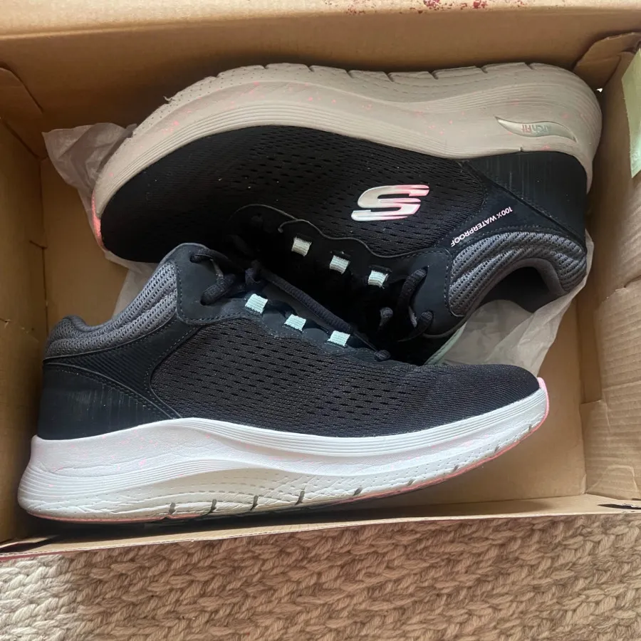 کتونی اسکچرز