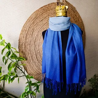 شال آبی دو رنگ