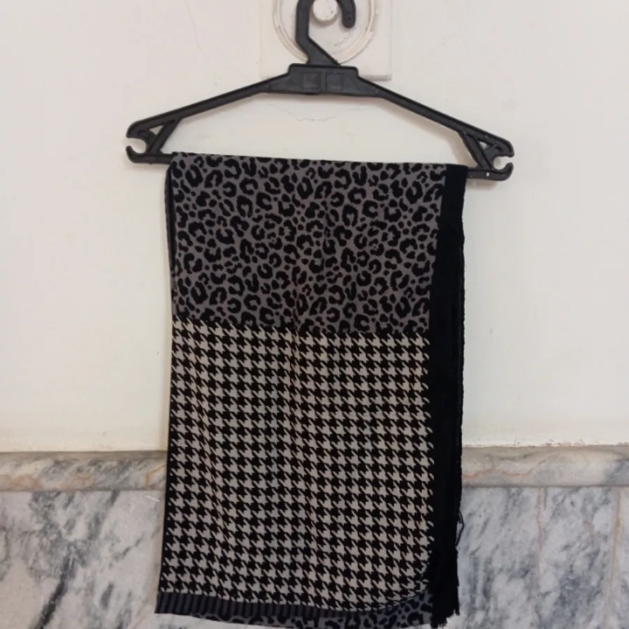 شال نخی منگوله دار