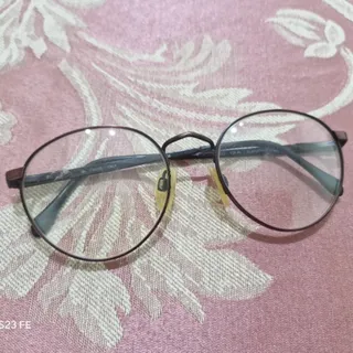 عینک طبی ایتالیایی