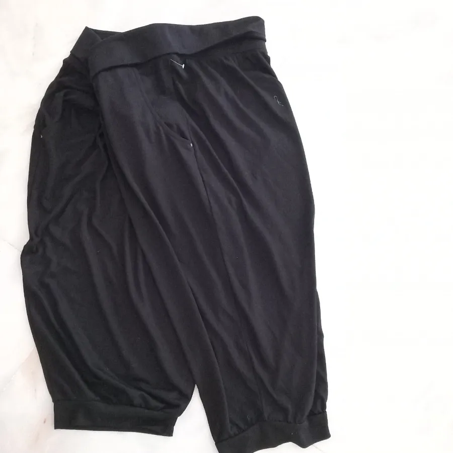 شلوارک زنانه