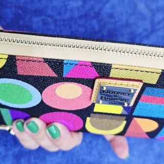 کیف برند Dooney & Bourke