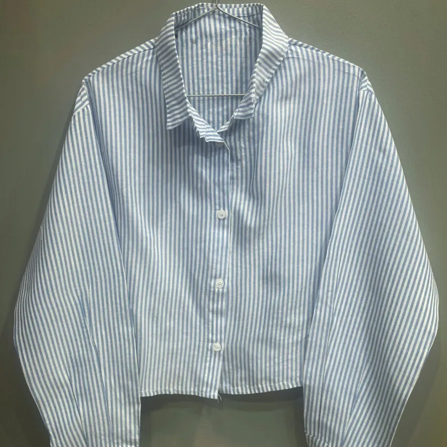 شومیز ساده و پایین گره ای