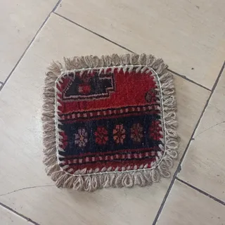 فرش روی صندلی