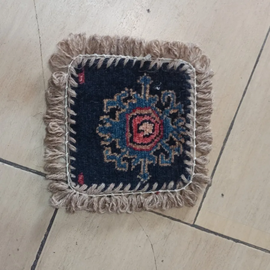 فرش روی صندلی