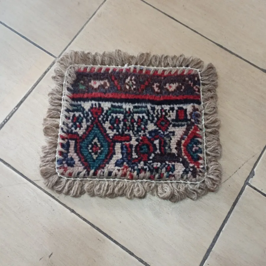 فرش روی صندلی