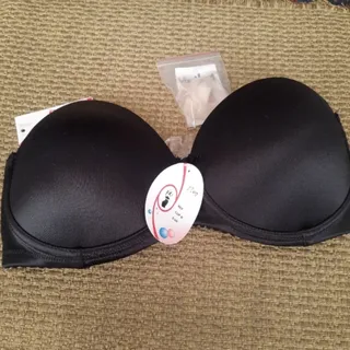 سوتین دکلتهpeaj