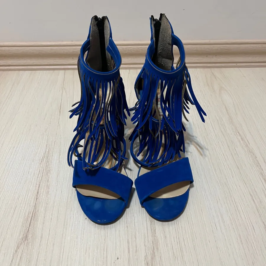 پاشنه ریش دار ابی نفتی