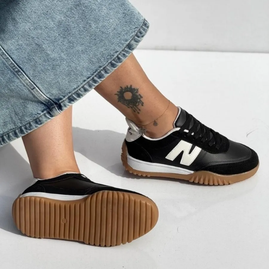 کفش کتانی نیوبالانس