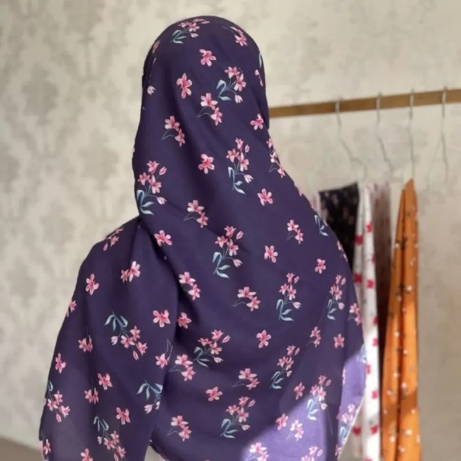 روسری نخی حانیه