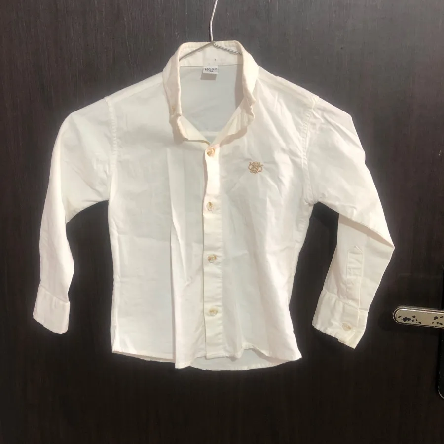 پیراهن سفید پسرانه