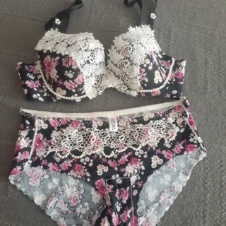 ست لباس زیر