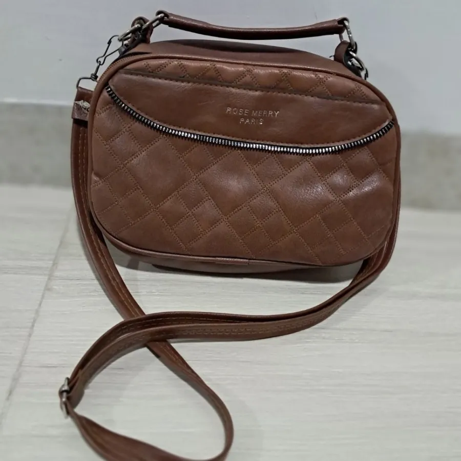 کیف دوشی جادار