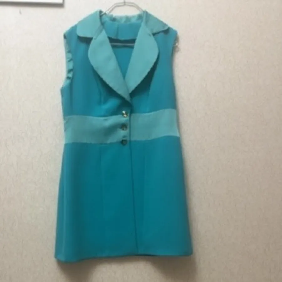 سارافن و دامن فیروزه‌ای