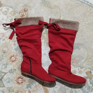 پوتین قرمز بابانویل