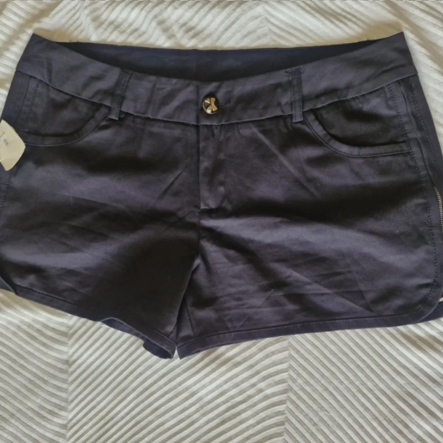 شلوارک کتان کوتاه