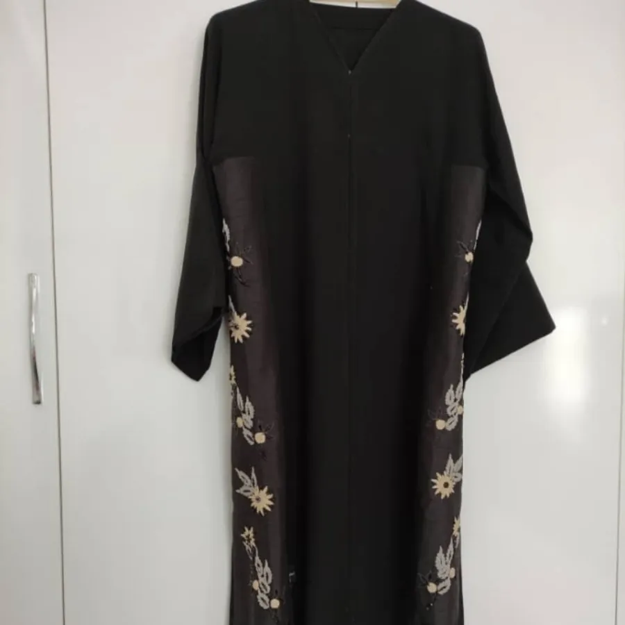 عبا عربی سنگدوزی شده