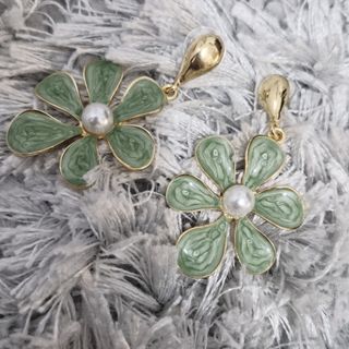 گوشواره مینا کاری