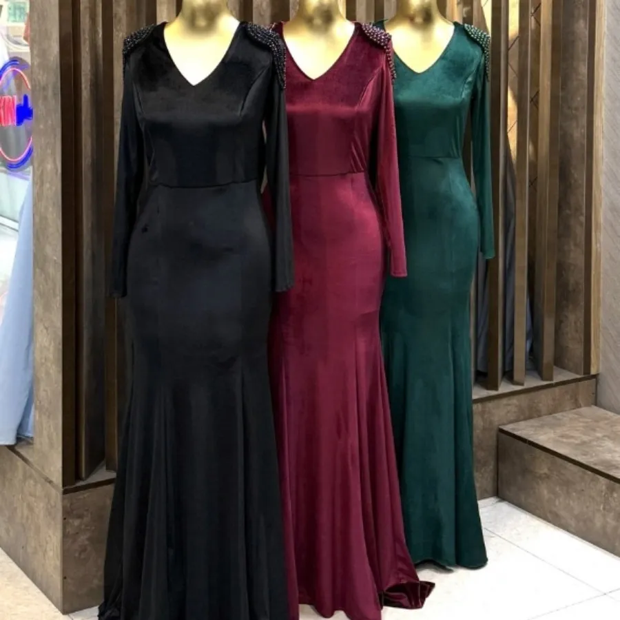 پیراهن مجلسی پوشیده