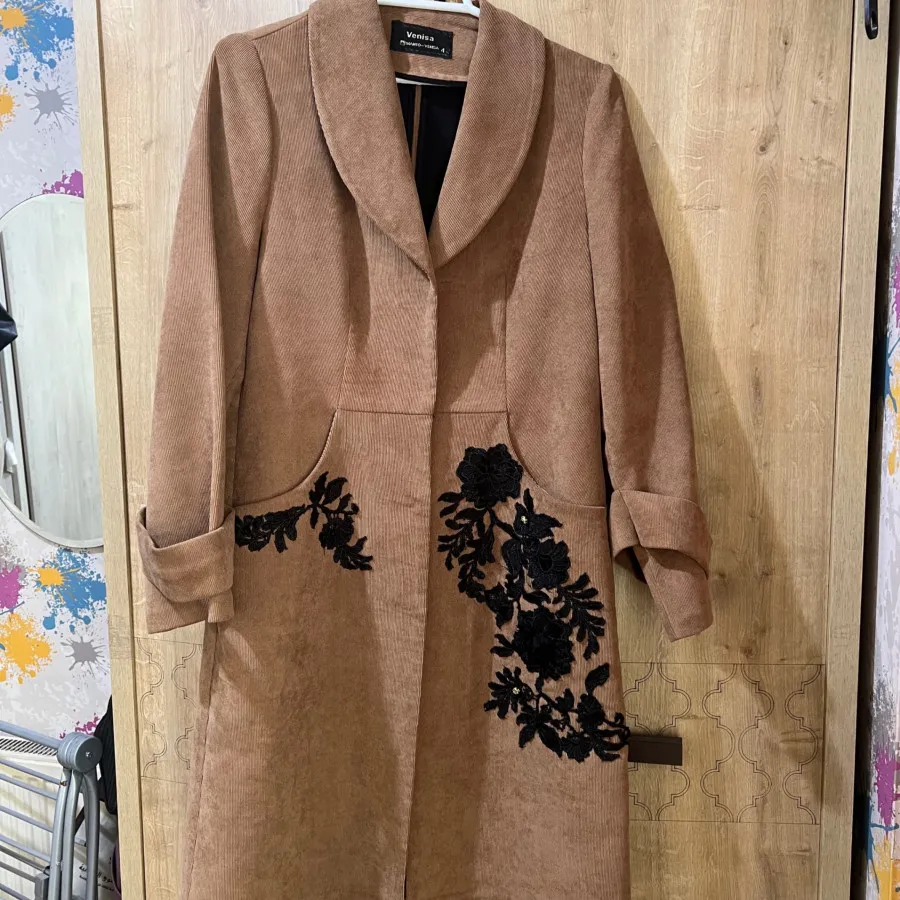 مانتو گلدوزی