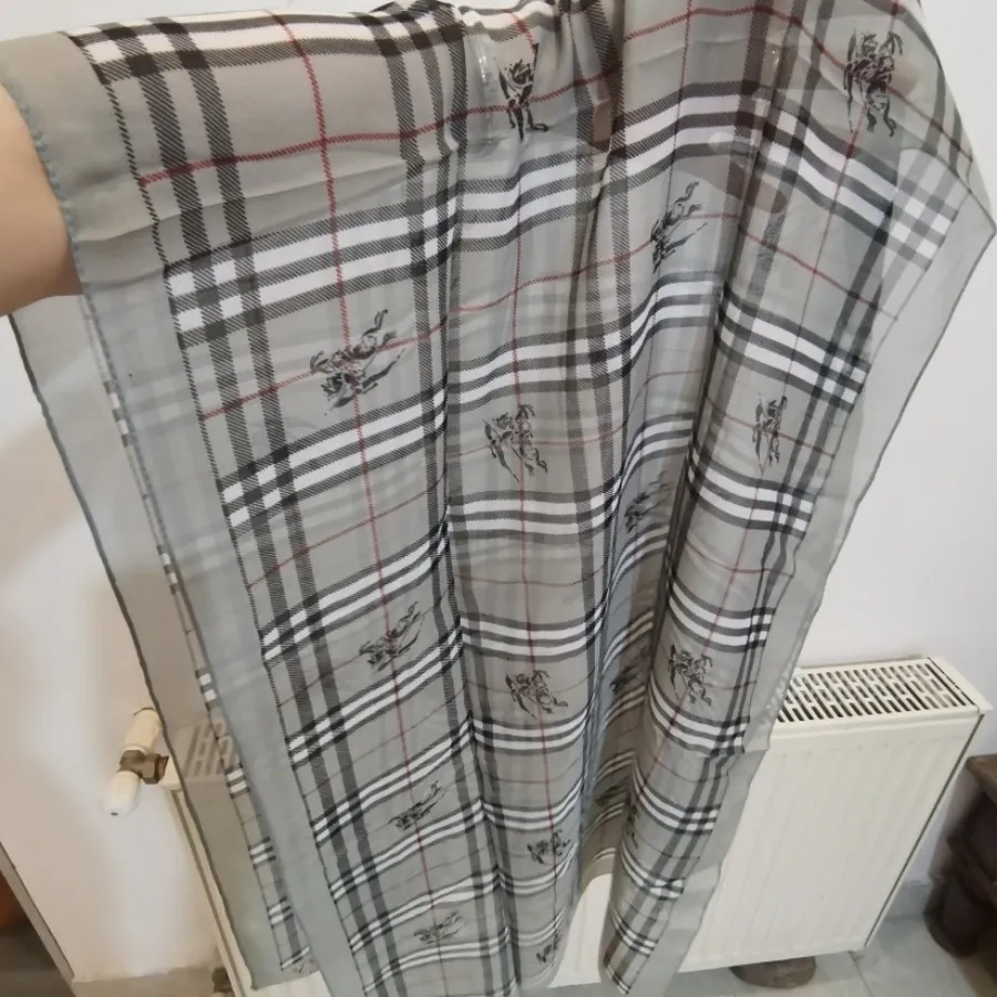 دستمال گردن/روسری قرتی