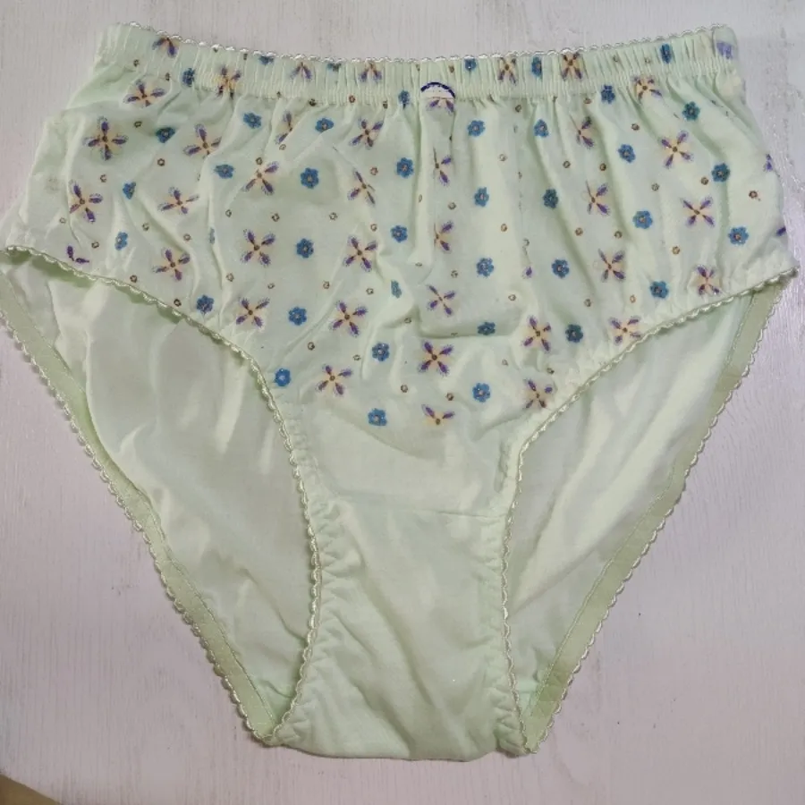 لباس زیر زنانه