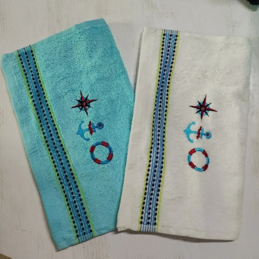 حوله دست و صورت ترک