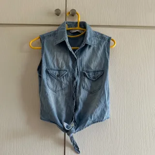 تاپ دکمه دار