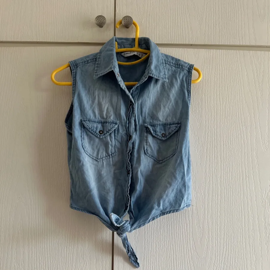 تاپ دکمه دار