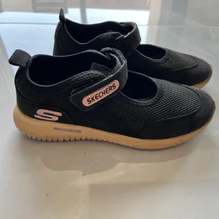 کتونی اسکیچرز