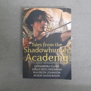 آکادمی شکارچیان سایه