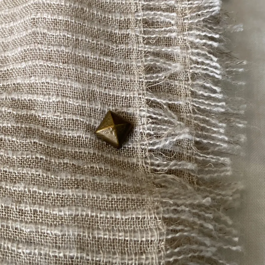 شال نخ رنگ کرم خاکی