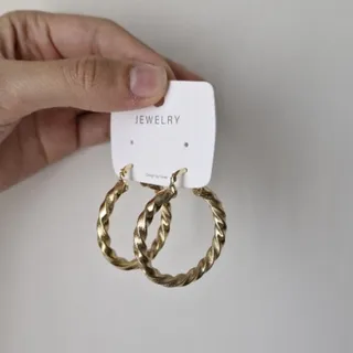 گوشواره حلقه‌ای طلایی