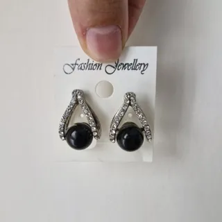 گوشواره نگین دار