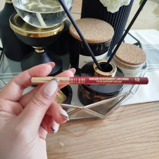 خط لب میلانی