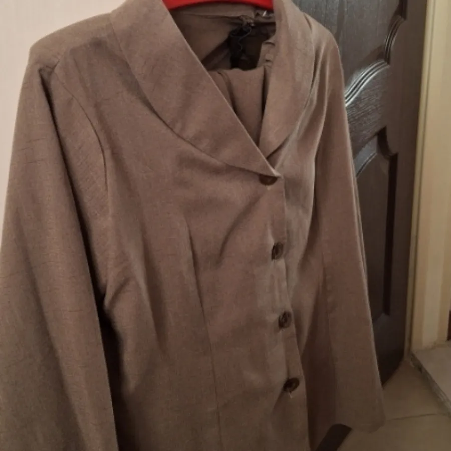 کت و دامن بلند