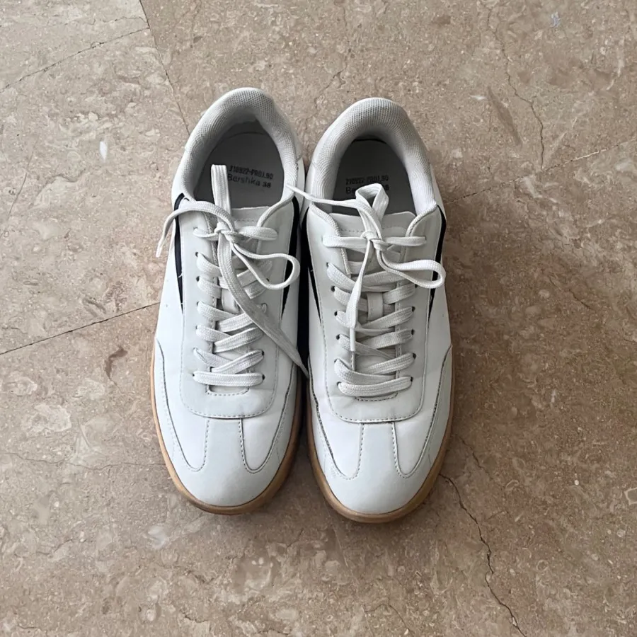 کتونی برشکا