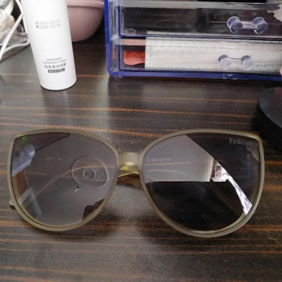 عینک آفتابی