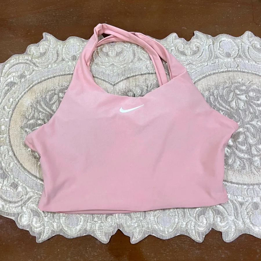 نیم تنه نایک