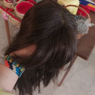 پوستیژ جلو چتری شبیه مو