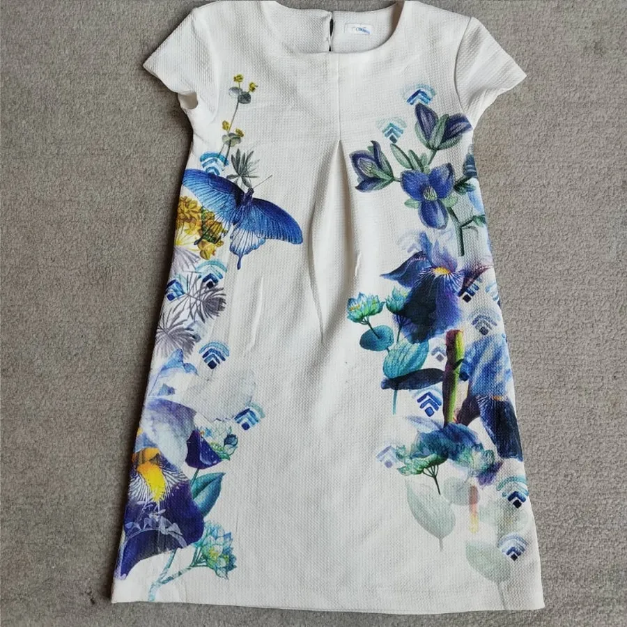 پیراهن دخترانه