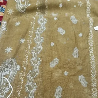 شال نخی اتکیت دار مارک HM