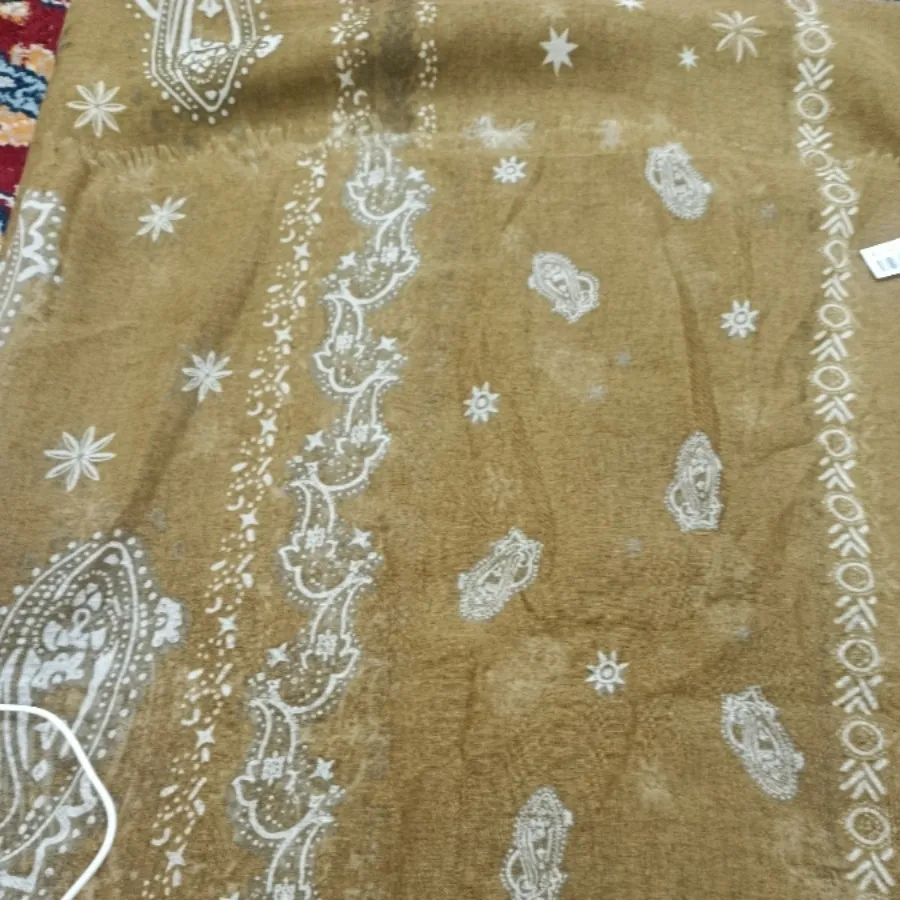 شال نخی اتکیت دار مارک HM