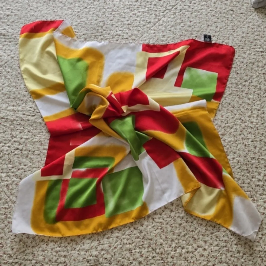 روسری ابریشمی