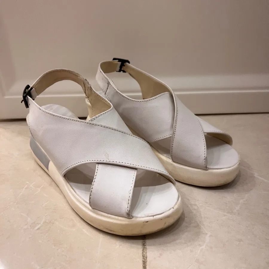 صندل لژدار ضربدری سفید