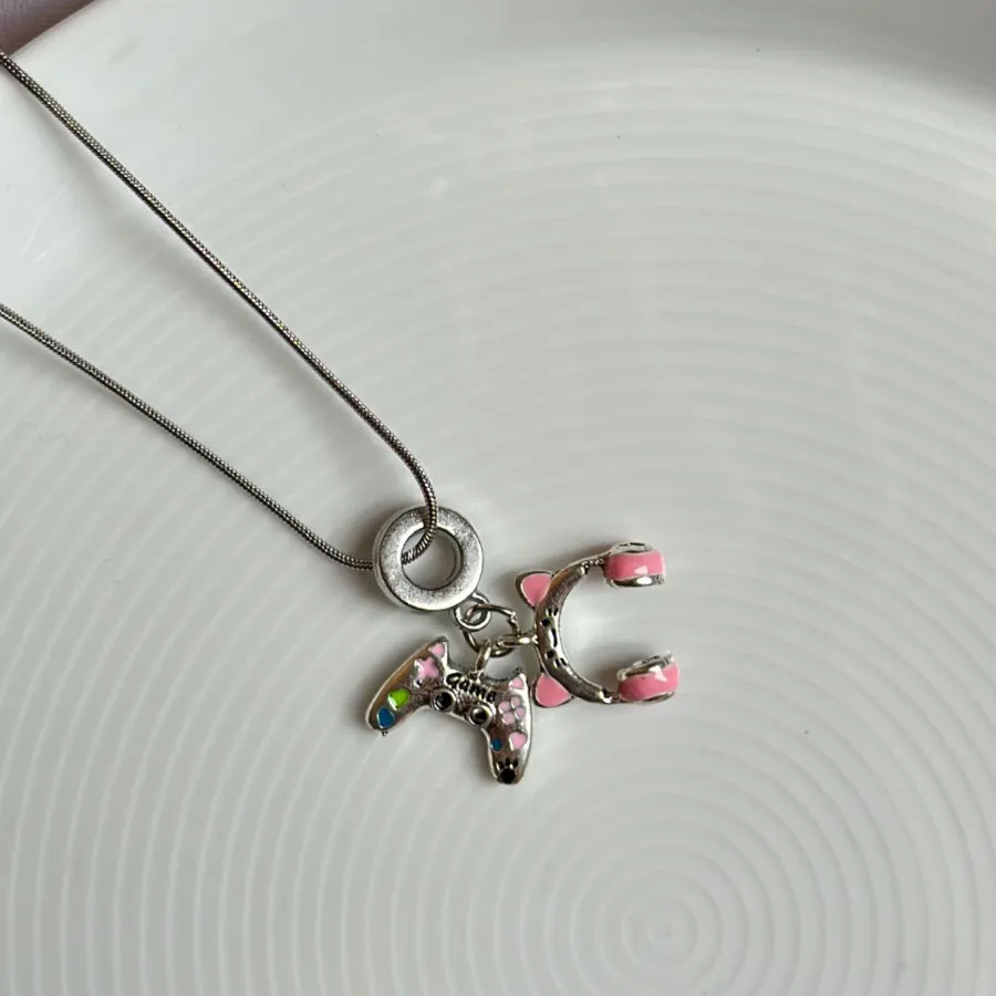 گردنبند چارم