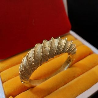 دستبندقفل‌دار/ بنگل/النگو