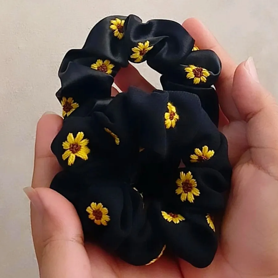 اسکرانچی گلدوزی