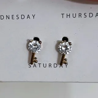 گوشواره کلید