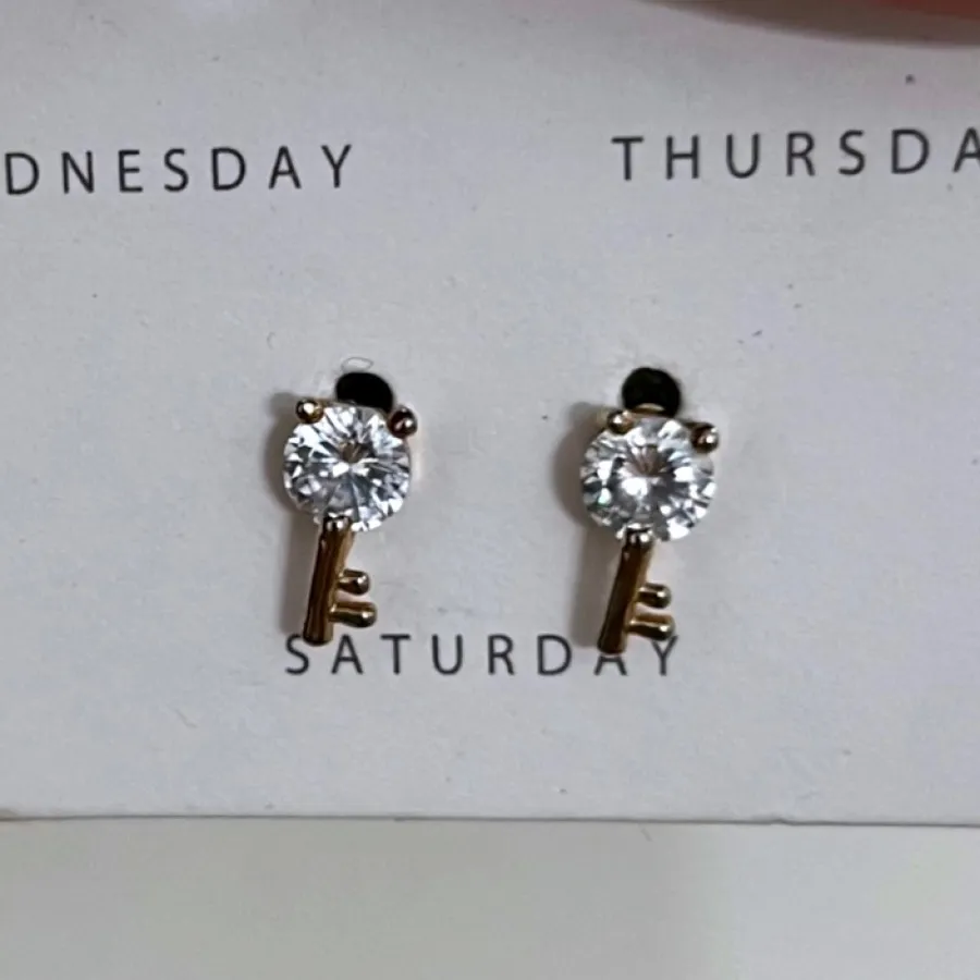 گوشواره کلید